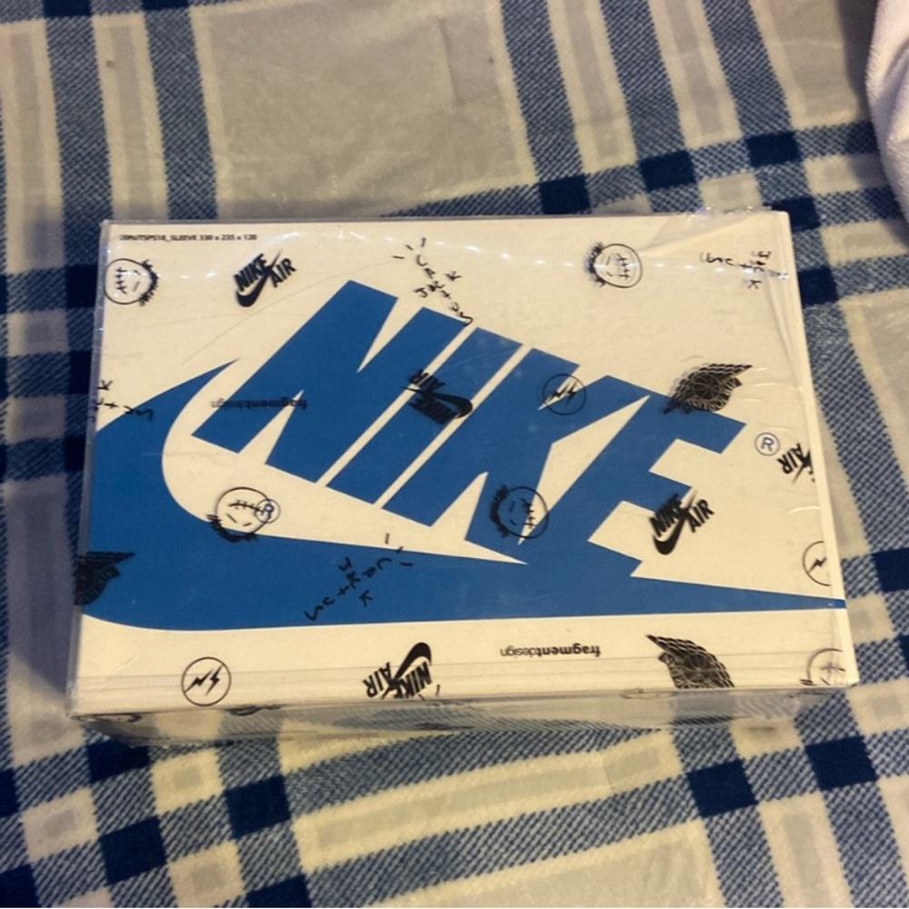 Travis Scott Jordan 1 Fragment Low